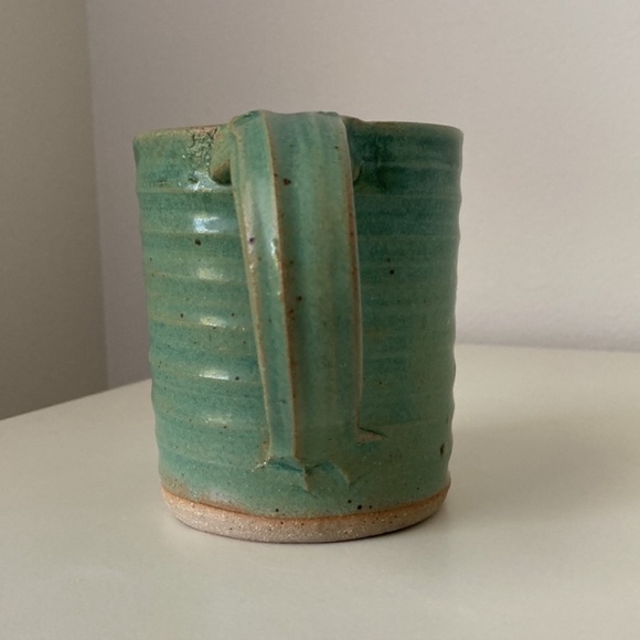 Rustic Handmade Studio Pottery Mug Green
Ombré Ridged design Large coffee cup - Picture 2 of 8